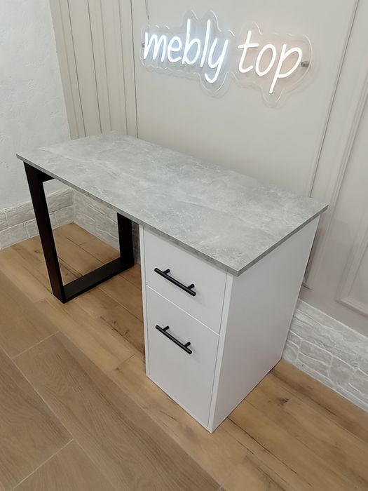 Стіл для манікюру,манікюрний столик Новий