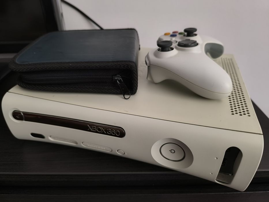 Xbox 360 com vários jogos