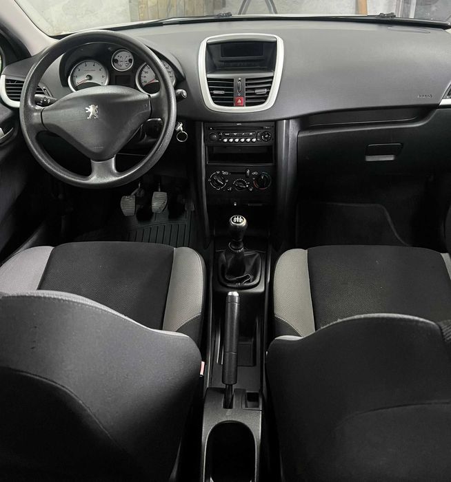 Peugeot 207 1.4 Gasolina RESERVADO