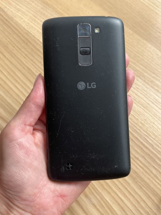 Телефон мобільний LG