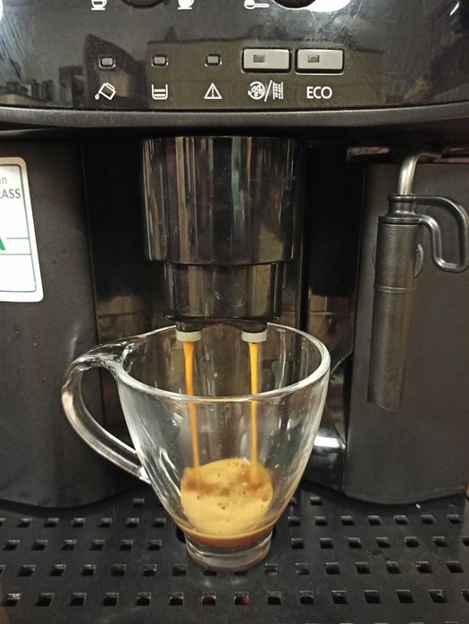 Ekspres ciśnieniowy DeLonghi Caffe Corso Esam2600 czarny