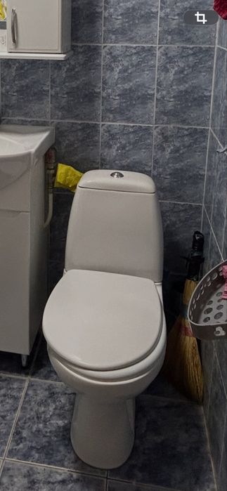 Продам унітаз фірми Kolo в гарному робочому стані