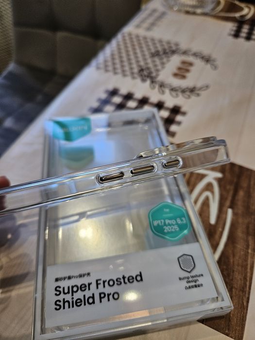 Чехол iPhone 17 pro