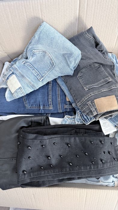 Продам речі на дівчинку від 3 до 5 років