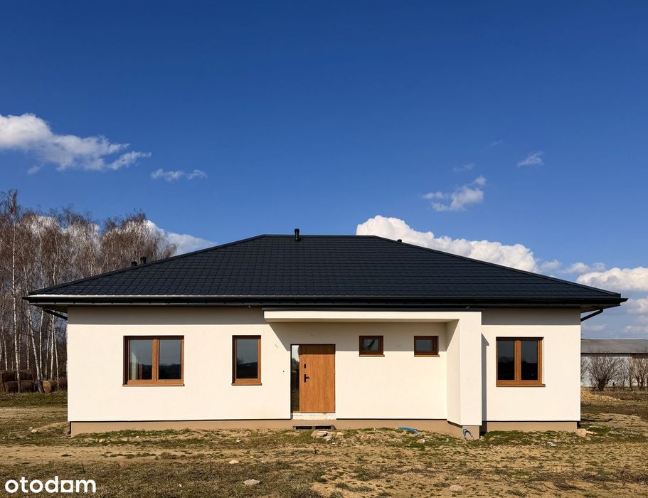 Dom jednorodzinny na działce 10 arowej.