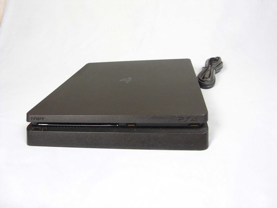 SONY PS4 500 GB Zadbana + Fifa 20