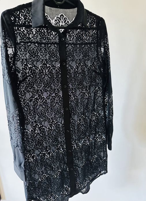 Czarna koronkowa koszula