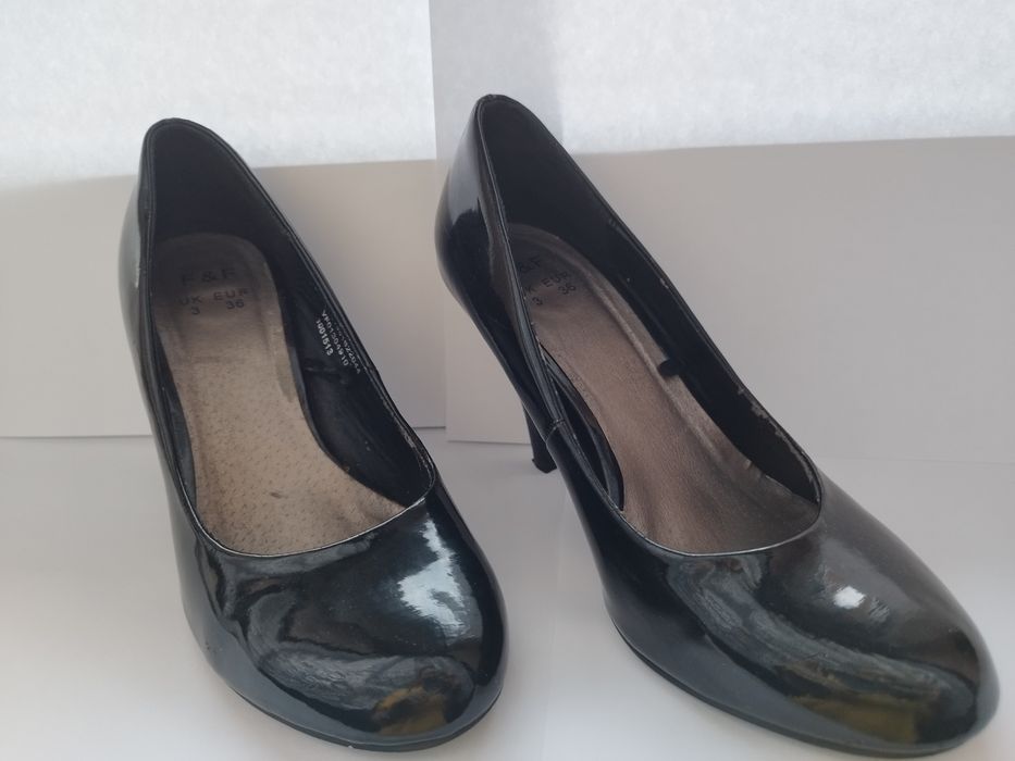 Szpilki czarne, lakierki