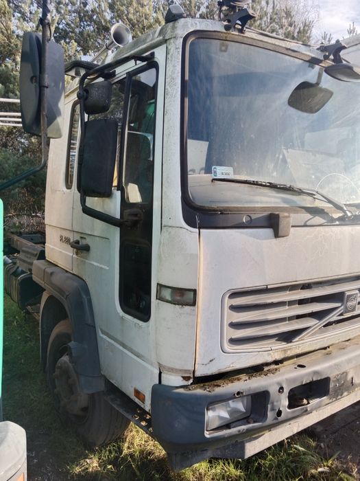 Volvo fl6 kabina kompletna