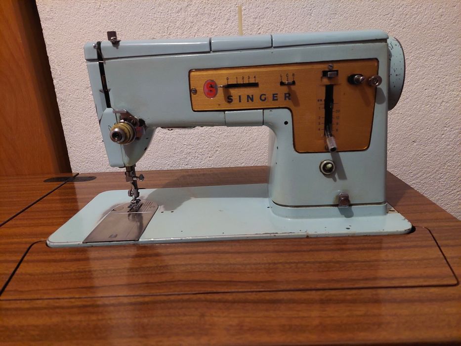 Máquina costura Singer Boidobra • OLX.pt