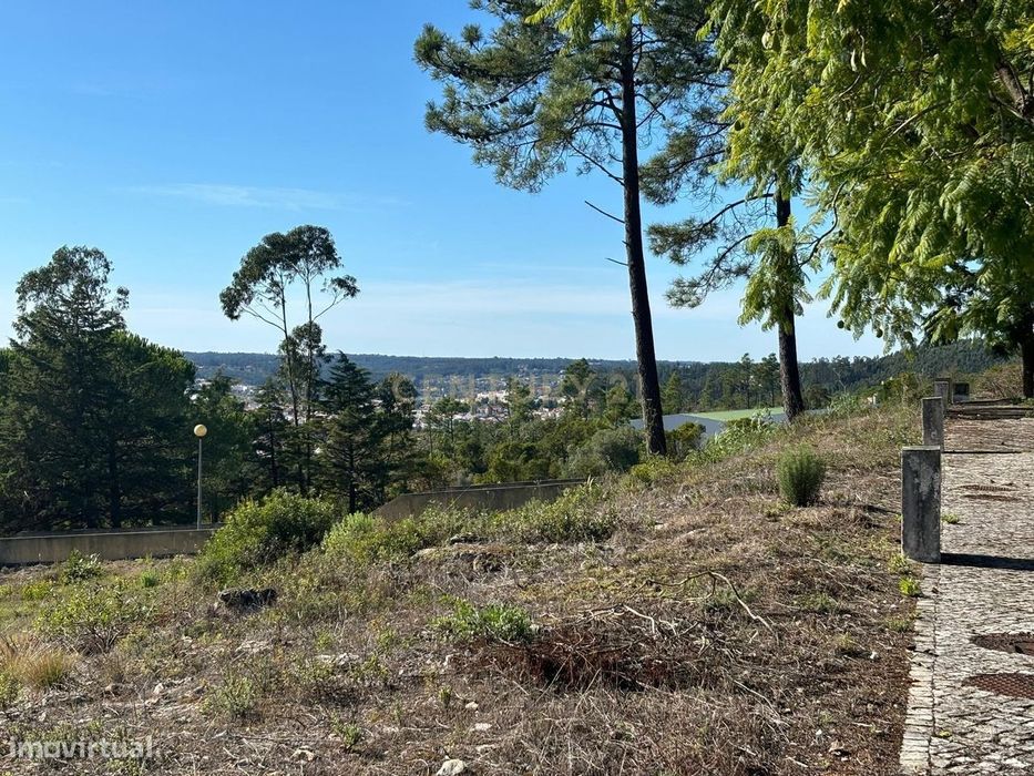 Lote de terreno  para  construção de Moradia Geminada