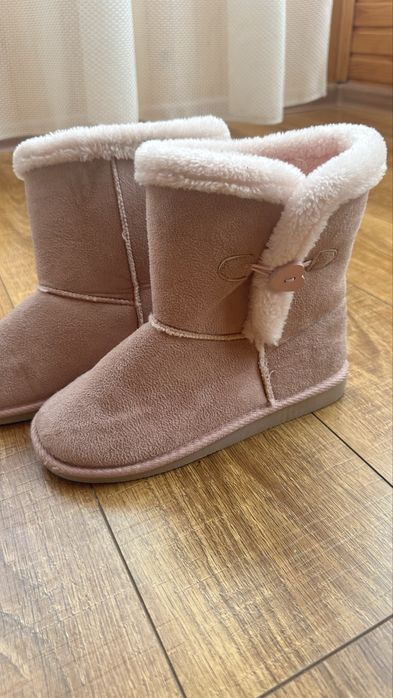 Уги на дівчинку 35 розмір