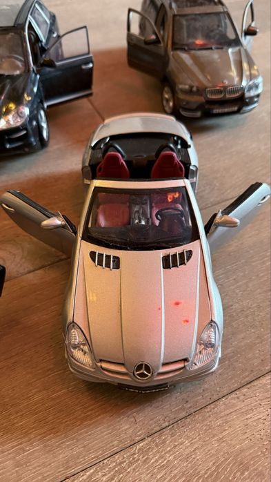 Колекційні авто в маштабі 1:18