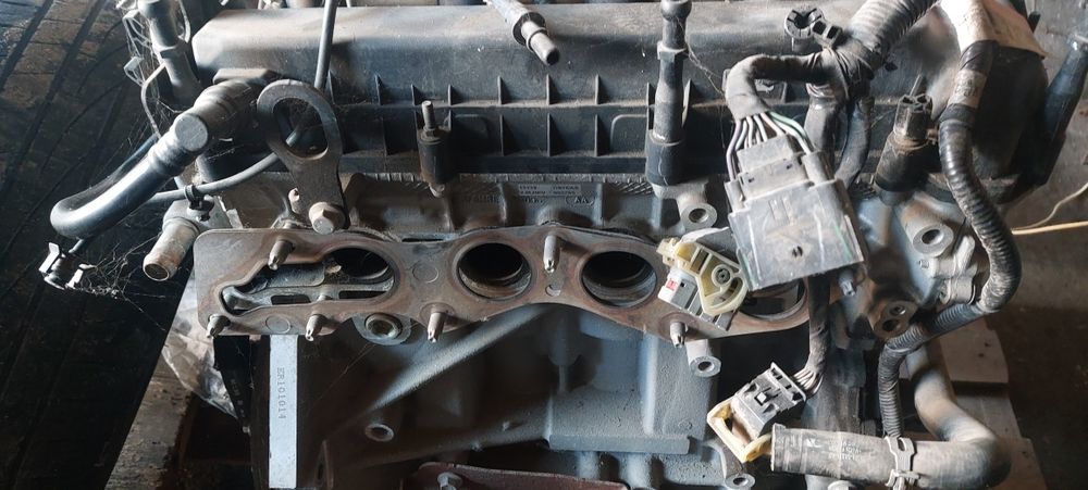 Продам мотор и коробку на Ford Fusion 13 года  обём 2 литра