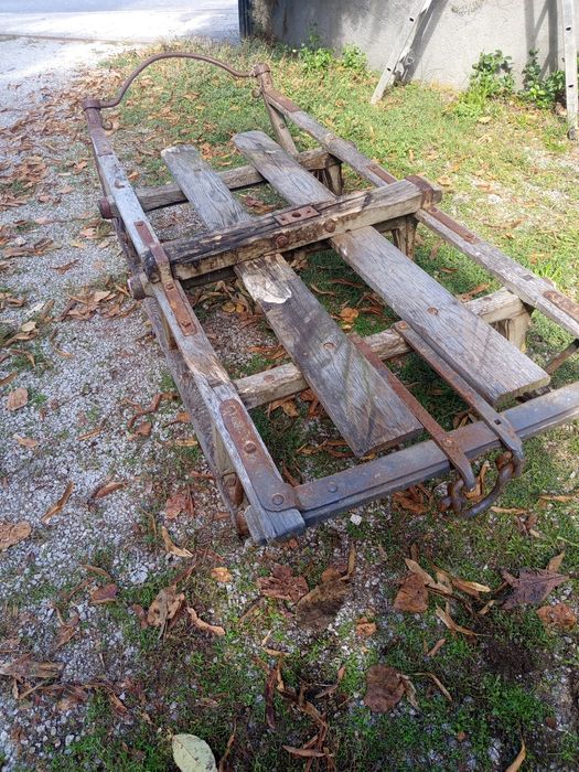 Trenó antigo com 220cm*90 cm