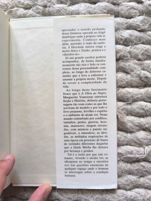 A Obra ao Negro
de Marguerite Yourcenar