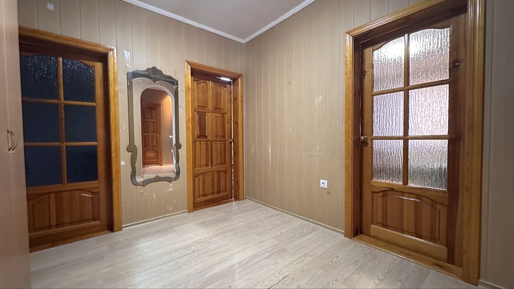 Продаж 3к  мікрорайон озерна