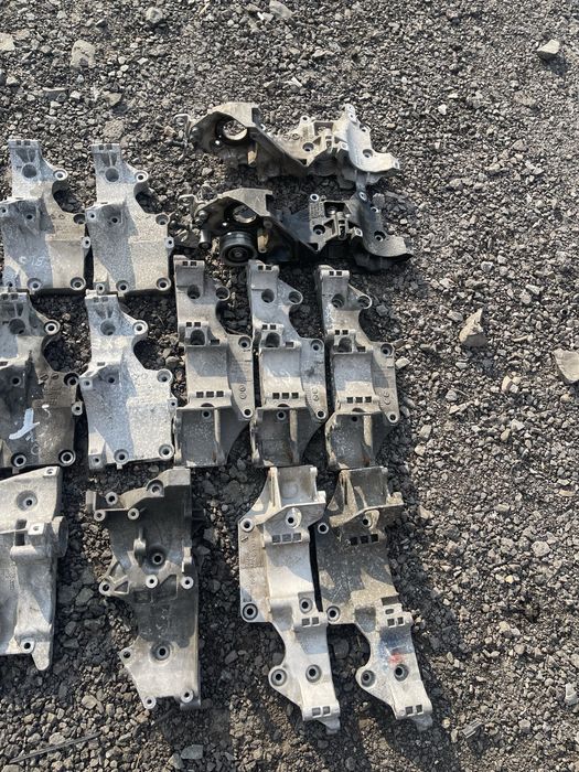 Кронштейн кронштейни Golf 4 5 6 Гольф 4 5 6 кріпленя Skoda Touran VW