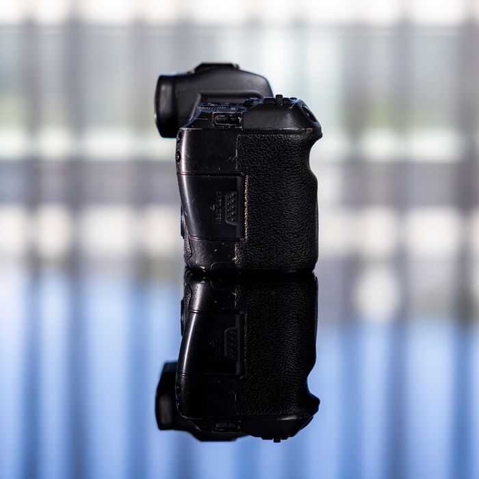 Canon EOS R - Corpo - Sensor Full Frame de 30,3 MP