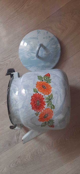 Продам чайник эмалированный новый