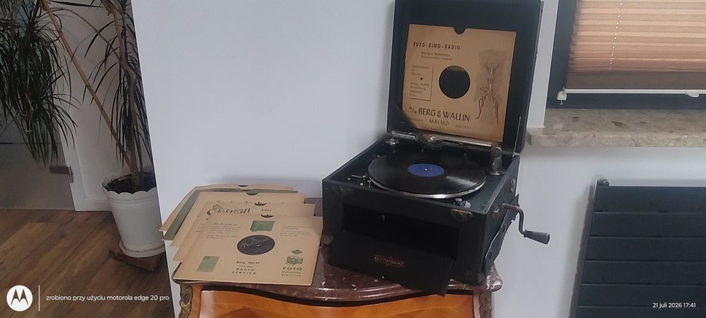 Antyk Stary gramofon