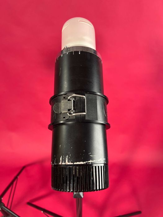 2 flashes Profoto Compact 300