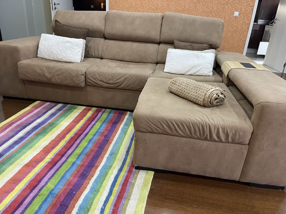Sofa 3 lugares com chaise long e banqueta usados