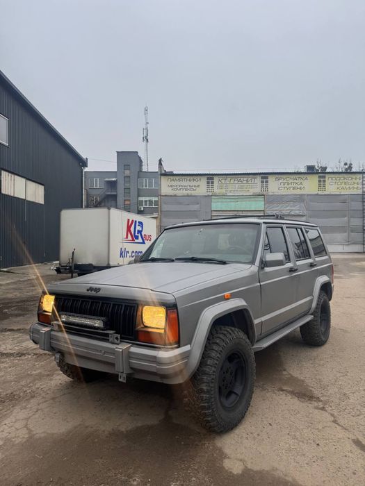 Jeep Cherokee XJ 4.0 бензин 1989