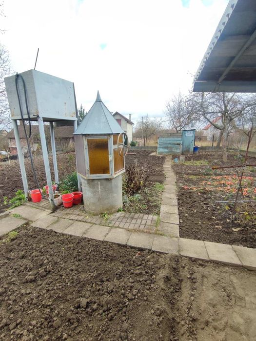 Продається добротна дача на околиці міста (ліс, джерело, чисте повітря