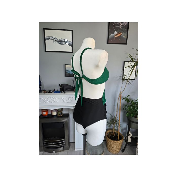 Strój kąpielowy jednoczęścciowy zielono-czarny Rozmiar L