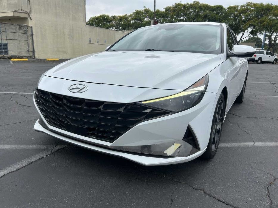 Hyundai Elantra Hyb Limited      2019