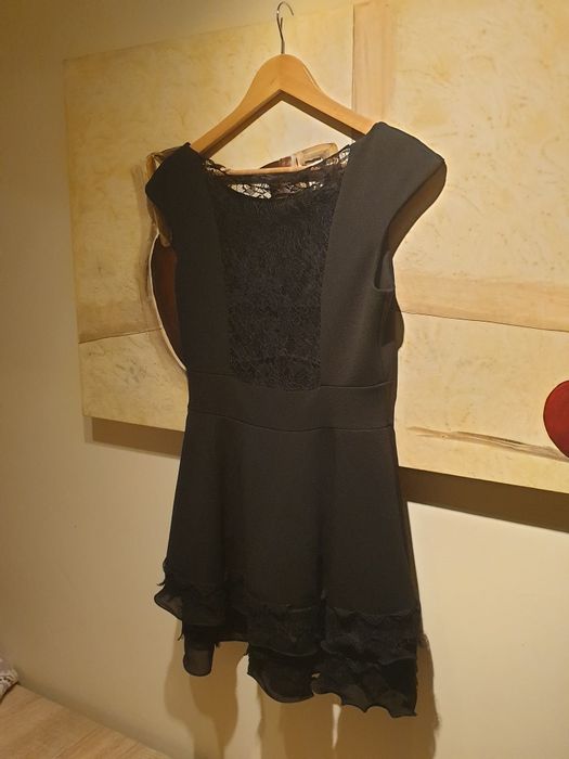 Vestido preto de renda marca renascimento