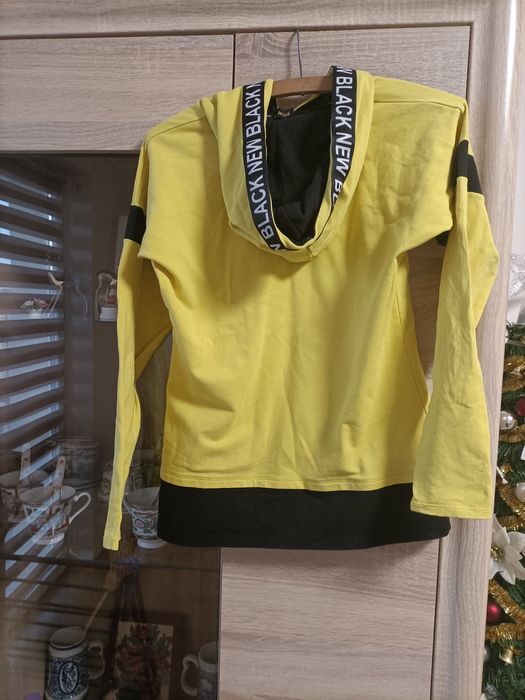 Bluza dla dziewczynki z kapturem