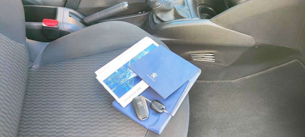 Peugeot 208 1.2 Pure Tech / Versão Style