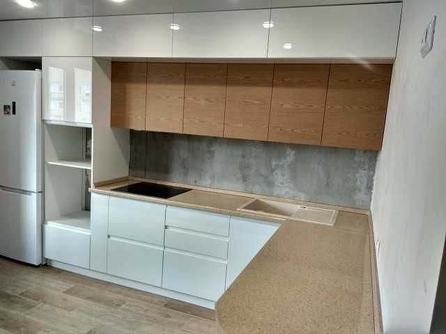 Красива кухня...