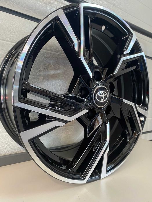 Alufelgi 17 5x114,3 Toyota Auris Avensis C-HR Corolla Cross Camry RAV4