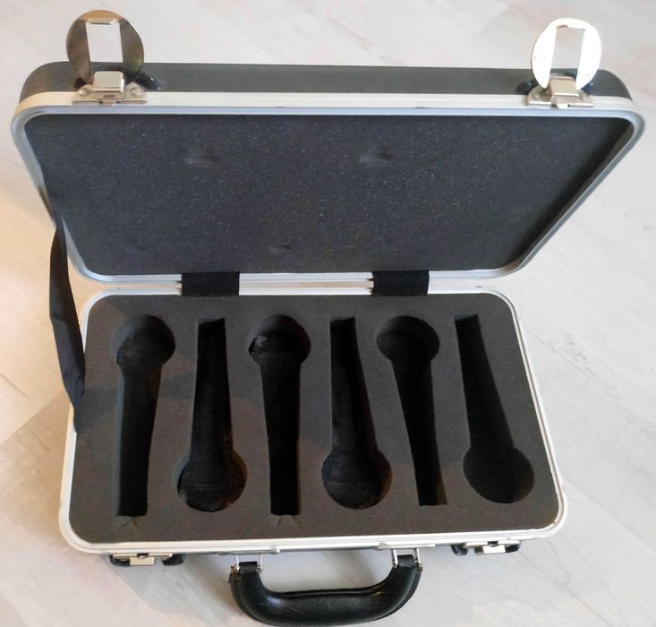 Walizka na 6 mikrofonów GATOR GM-6 - Case na mikrofony