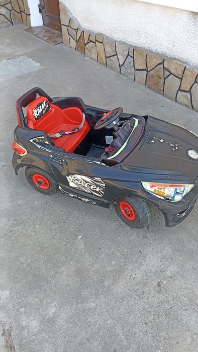 Дитячий автомобіль 2-7 років