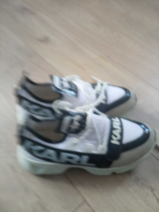Buty sportowe damskie