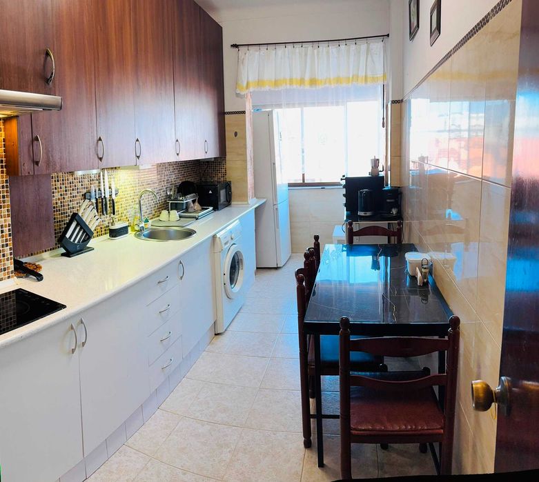 Excelente apartamento T2 para arrendamento em Setúbal