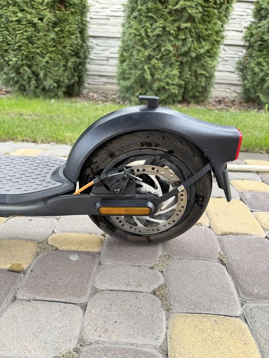 Електросамокат ninebot