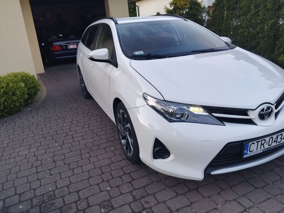 Toyota Auris stan idealny
