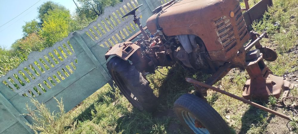 Продам трактор ДТ20