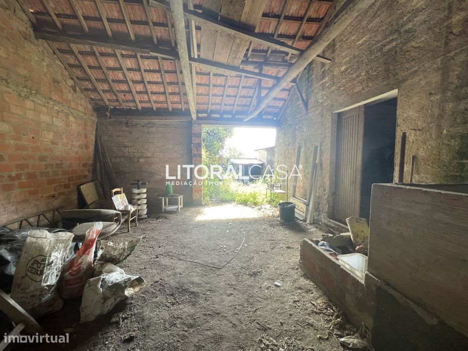 Moradia T3 para Recuperar com Terreno de 730 m² – A Poucos Minutos