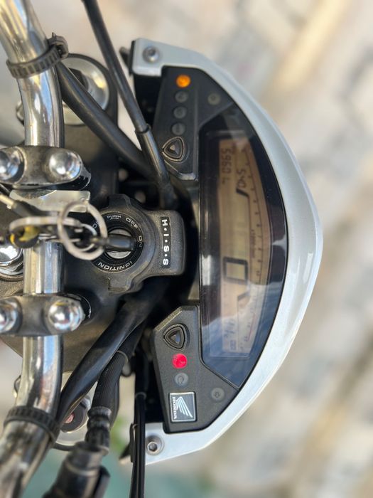 Hornet CB600f Hornet