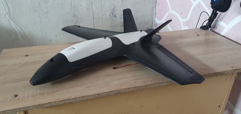 Літаюче крило ATOMRC Dolphin, літак, FPV