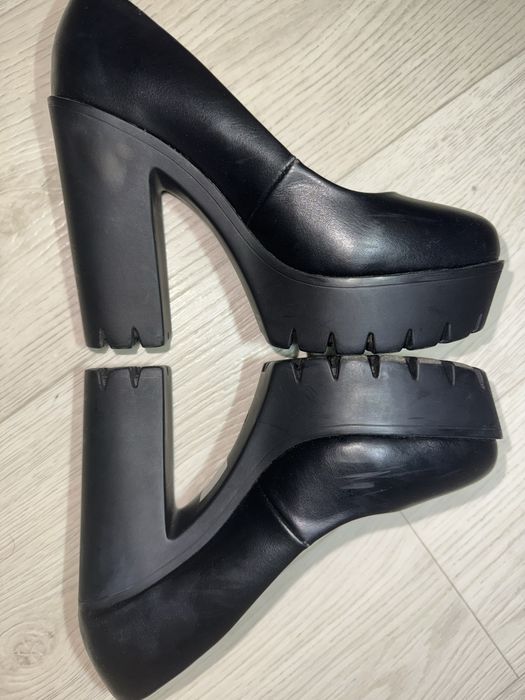Жіночі туфлі на підборах 36р