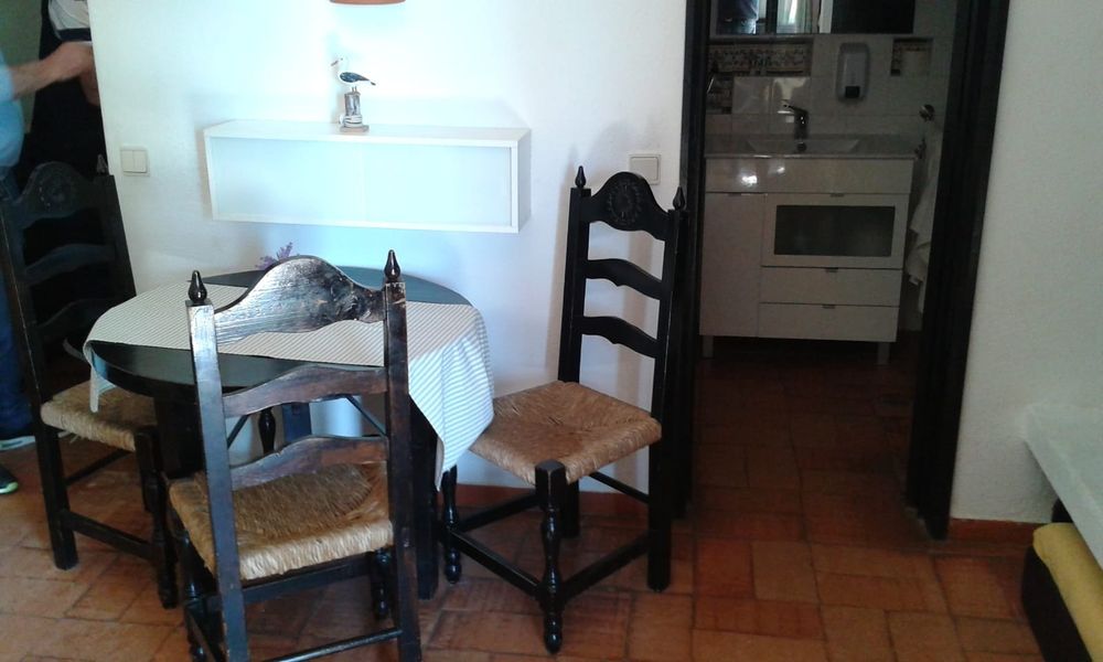 Alugo apartamento T0, Pedras del Rei