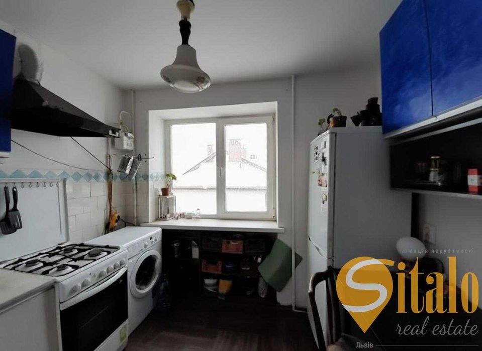 Продаж 2 кімнатної квартири в цегляному будинку, вулиця Панаса Мирного