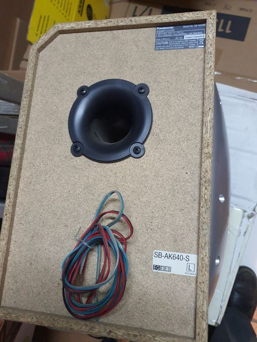 Rádio e amplificador Marantz com colunas